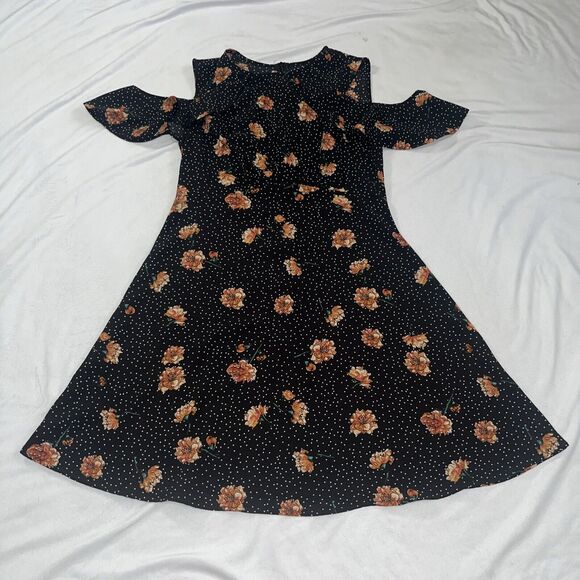 UO Small Kimchi Blue Lynn Empire Waist Ruffle Sleeve Dress - Picture 5 of 11